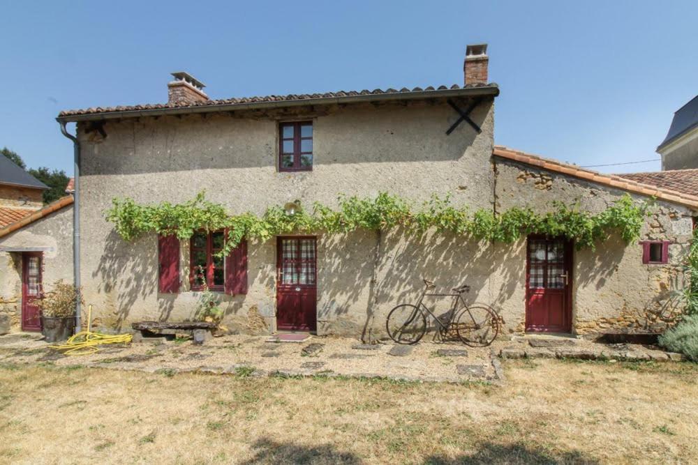 La Jariette Bed & Breakfast Airvault Bagian luar foto