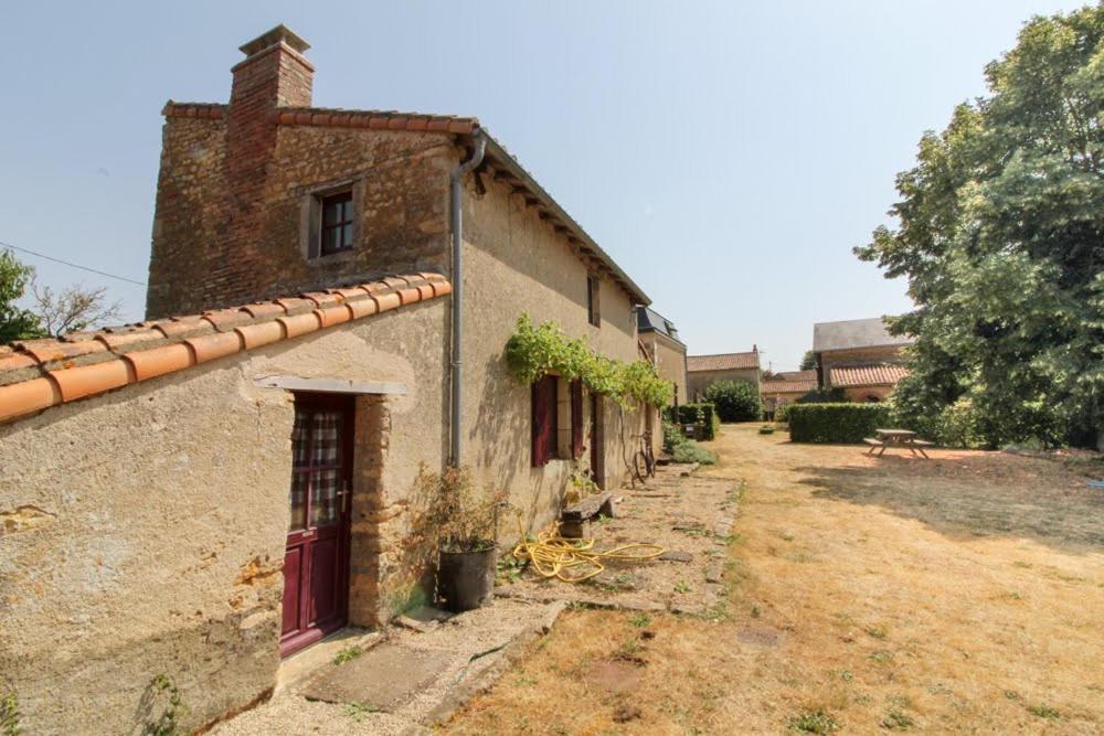 La Jariette Bed & Breakfast Airvault Bagian luar foto